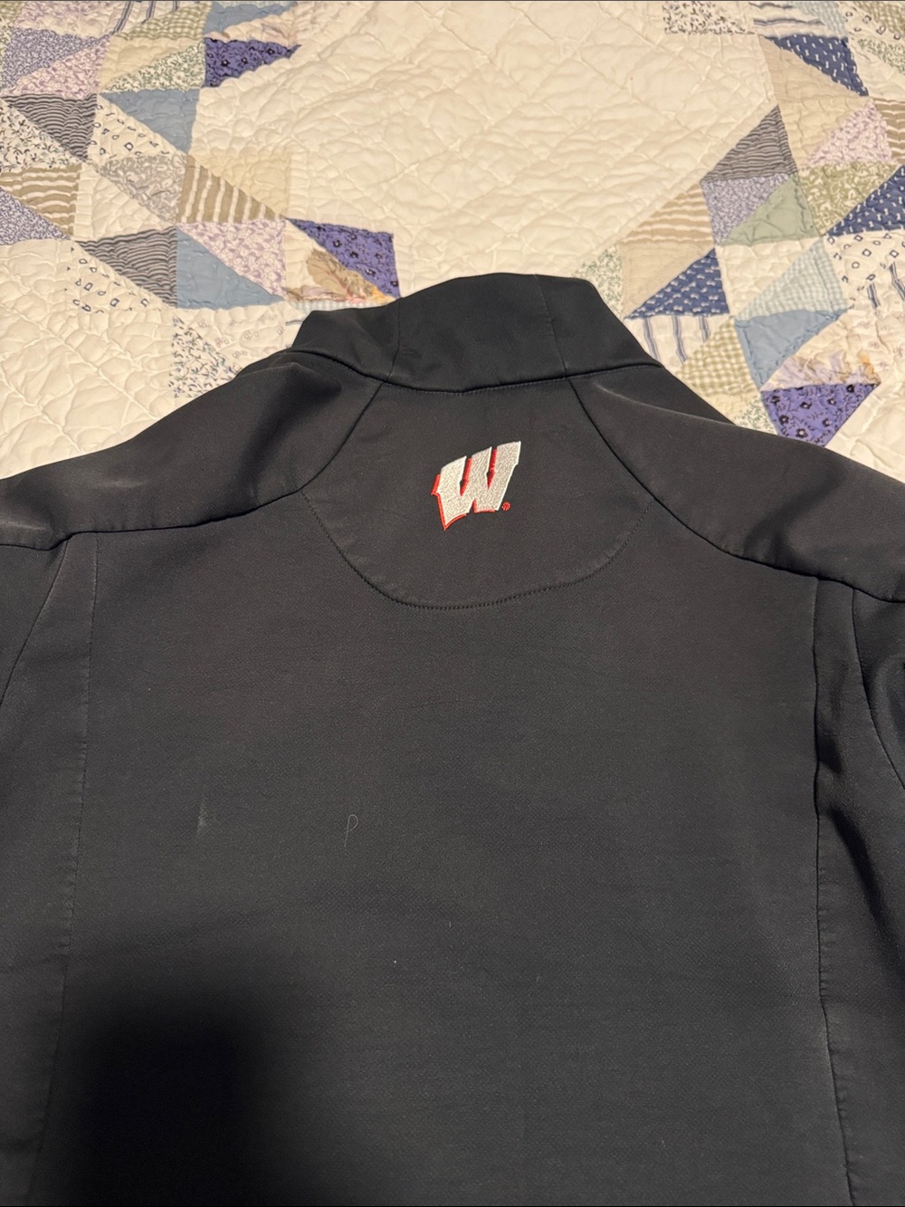 Wisconsin Badgers Columbia Black Softshell Jacket with Omni-heat Small - Picture 4 of 5